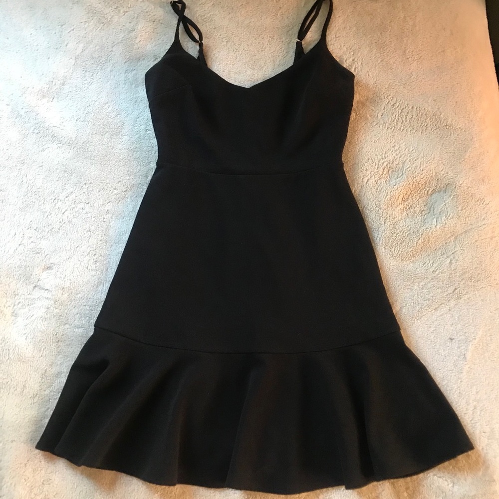 lulu’s little black dress